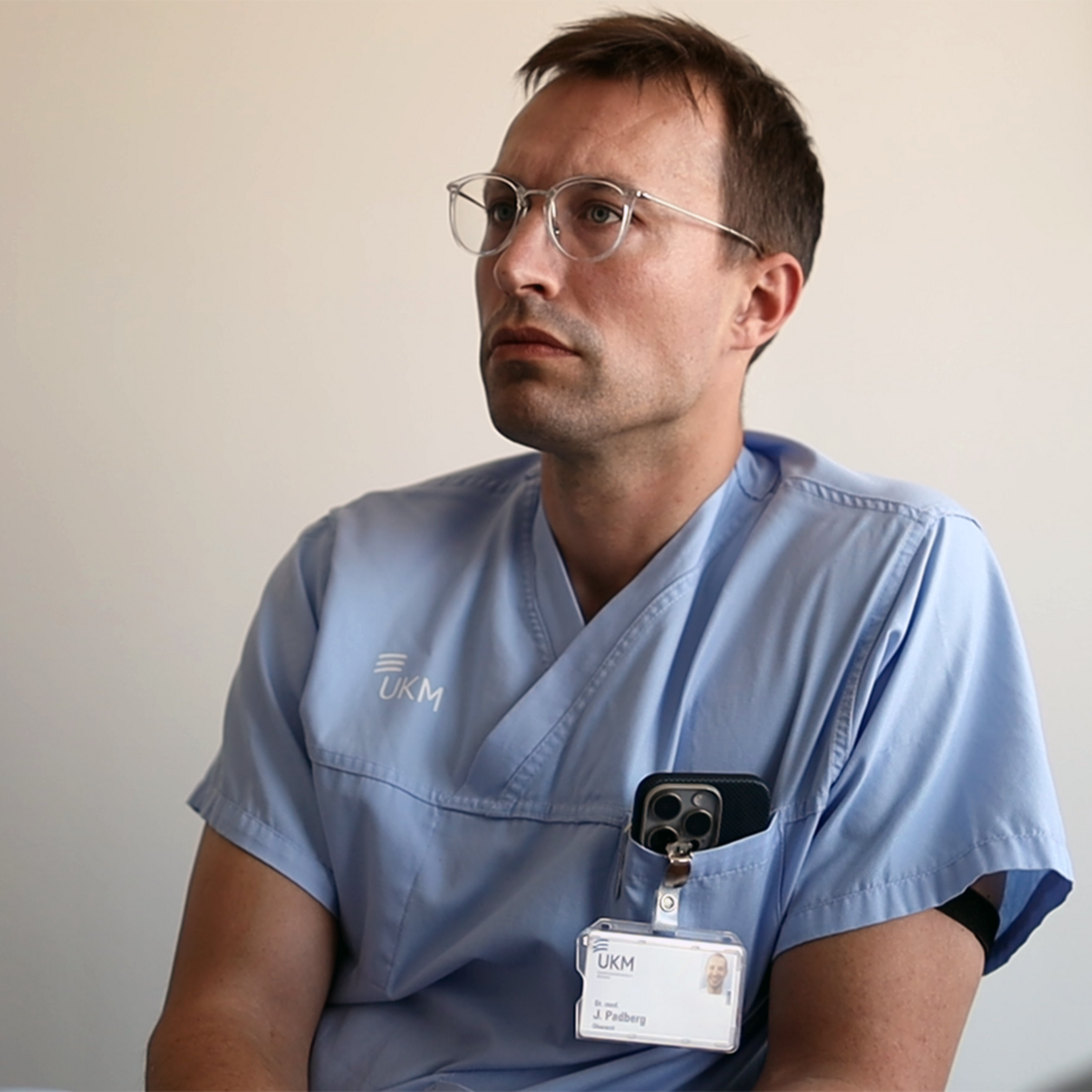 UKM Organspende | Intensivmediziner Jan Padberg im Patientengespräch
